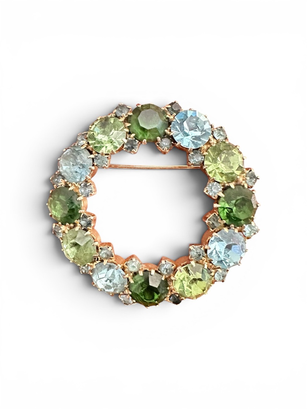 VINTAGE KARU ARKE INC DESIGNER GREEN BLUE RHINESTONES WREATH BROOCH GOLD-TONE